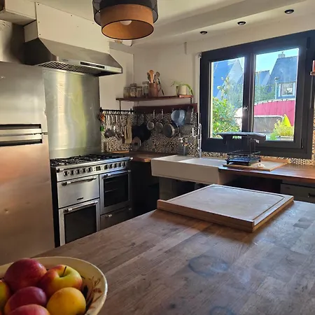 Maison Familiale 4 Piscine 5mn Du Centre Сasa de vacaciones *